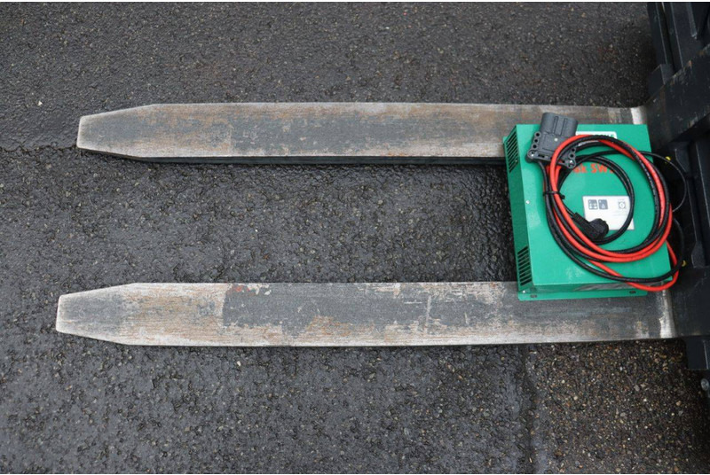 Električni viličar Linde E15-02: slika Električni viličar Linde E15-02 Električni viličar Linde E15-02: slika Električni viličar Linde E15-02