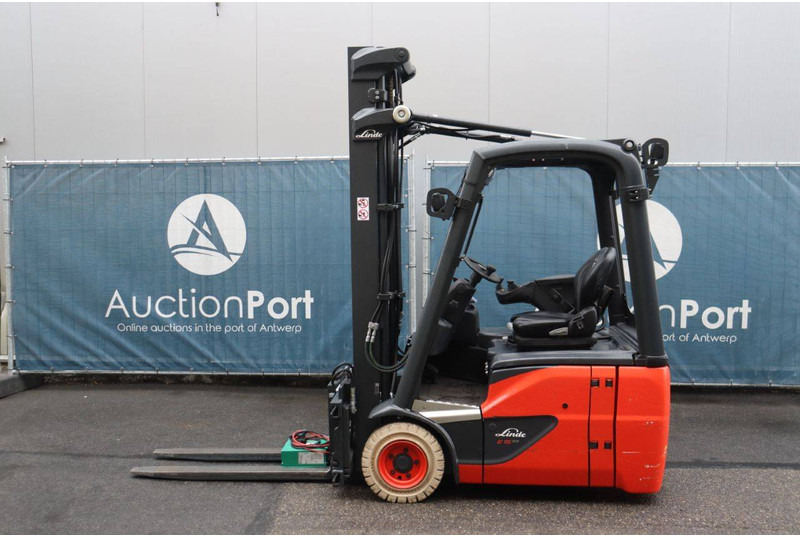 Linde E15-02 - Električni viličar: slika Linde E15-02 - Električni viličar Linde E15-02 - Električni viličar: slika Linde E15-02 - Električni viličar