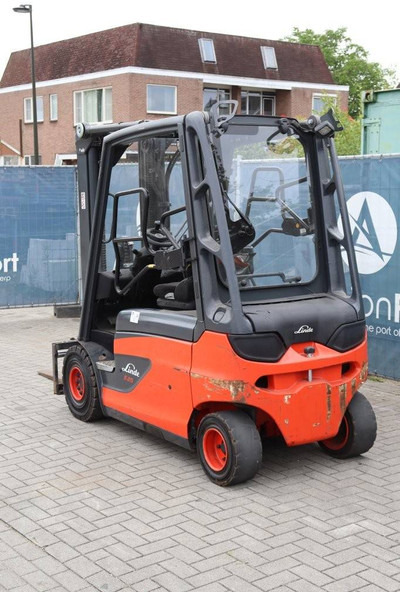 Linde E25L-01 Forklift - Električni viličar: slika Linde E25L-01 Forklift - Električni viličar Linde E25L-01 Forklift - Električni viličar: slika Linde E25L-01 Forklift - Električni viličar