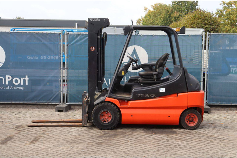 Linde E30/02 - Električni viličar: slika Linde E30/02 - Električni viličar Linde E30/02 - Električni viličar: slika Linde E30/02 - Električni viličar