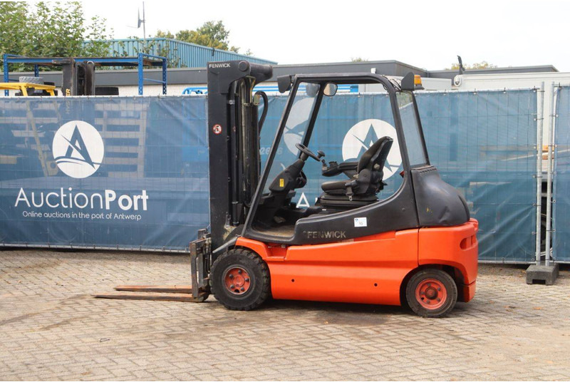 Linde E30/02 - Električni viličar: slika Linde E30/02 - Električni viličar Linde E30/02 - Električni viličar: slika Linde E30/02 - Električni viličar