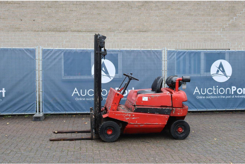 Linde H12D - Plinski viličar: slika Linde H12D - Plinski viličar Linde H12D - Plinski viličar: slika Linde H12D - Plinski viličar