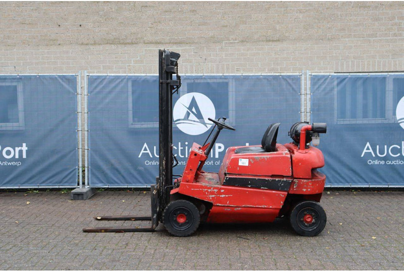 Linde H12D - Plinski viličar: slika Linde H12D - Plinski viličar Linde H12D - Plinski viličar: slika Linde H12D - Plinski viličar