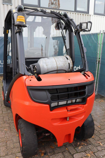 Plinski viličar Linde H20T-02/600: slika Plinski viličar Linde H20T-02/600 Plinski viličar Linde H20T-02/600: slika Plinski viličar Linde H20T-02/600