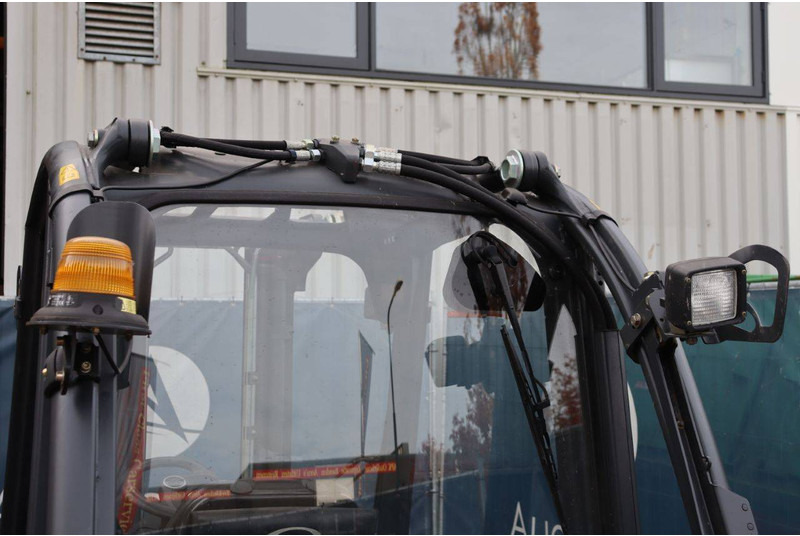 Plinski viličar Linde H20T-02/600: slika Plinski viličar Linde H20T-02/600 Plinski viličar Linde H20T-02/600: slika Plinski viličar Linde H20T-02/600