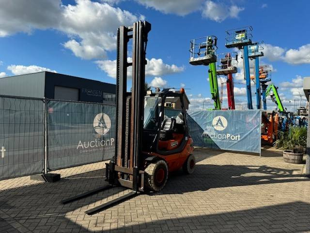 Linde H30T - Plinski viličar: slika Linde H30T - Plinski viličar Linde H30T - Plinski viličar: slika Linde H30T - Plinski viličar