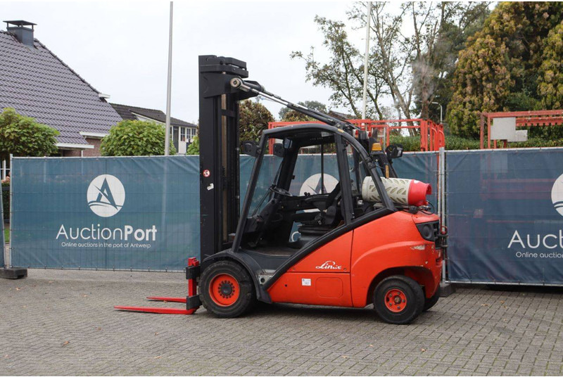 Linde H35T - Plinski viličar: slika Linde H35T - Plinski viličar Linde H35T - Plinski viličar: slika Linde H35T - Plinski viličar
