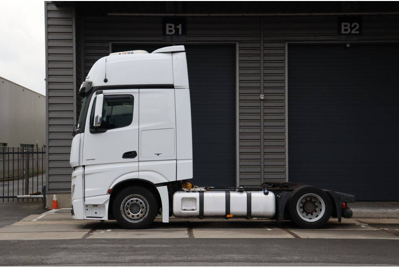 Mercedes-Benz Actros - Kamion-šasija: slika Mercedes-Benz Actros - Kamion-šasija Mercedes-Benz Actros - Kamion-šasija: slika Mercedes-Benz Actros - Kamion-šasija