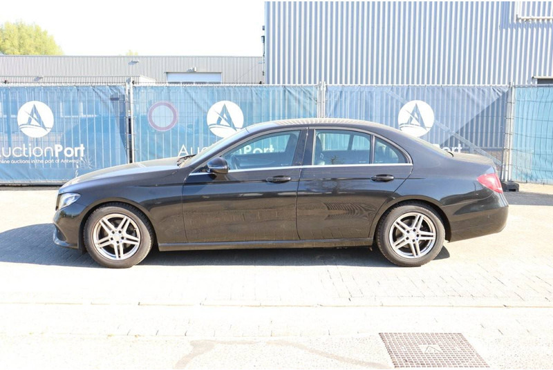 Mercedes-Benz E-Klasse 200 D - Limuzina: slika Mercedes-Benz E-Klasse 200 D - Limuzina Mercedes-Benz E-Klasse 200 D - Limuzina: slika Mercedes-Benz E-Klasse 200 D - Limuzina