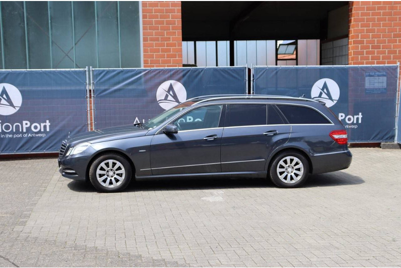 Mercedes-Benz E-Klasse 200 GCI - Automobil: slika Mercedes-Benz E-Klasse 200 GCI - Automobil Mercedes-Benz E-Klasse 200 GCI - Automobil: slika Mercedes-Benz E-Klasse 200 GCI - Automobil