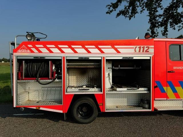 Mercedes-Benz E817R - Vatrogasno vozilo: slika Mercedes-Benz E817R - Vatrogasno vozilo Mercedes-Benz E817R - Vatrogasno vozilo: slika Mercedes-Benz E817R - Vatrogasno vozilo