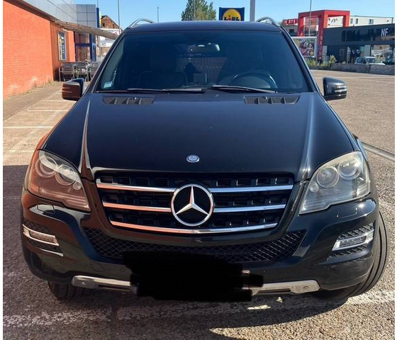 Mercedes-Benz M-Klasse ML 350 CDI BLUETEС - Limuzina: slika Mercedes-Benz M-Klasse ML 350 CDI BLUETEС - Limuzina Mercedes-Benz M-Klasse ML 350 CDI BLUETEС - Limuzina: slika Mercedes-Benz M-Klasse ML 350 CDI BLUETEС - Limuzina