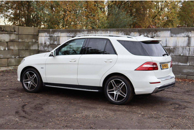 Mercedes-Benz ML350 - Limuzina: slika Mercedes-Benz ML350 - Limuzina Mercedes-Benz ML350 - Limuzina: slika Mercedes-Benz ML350 - Limuzina