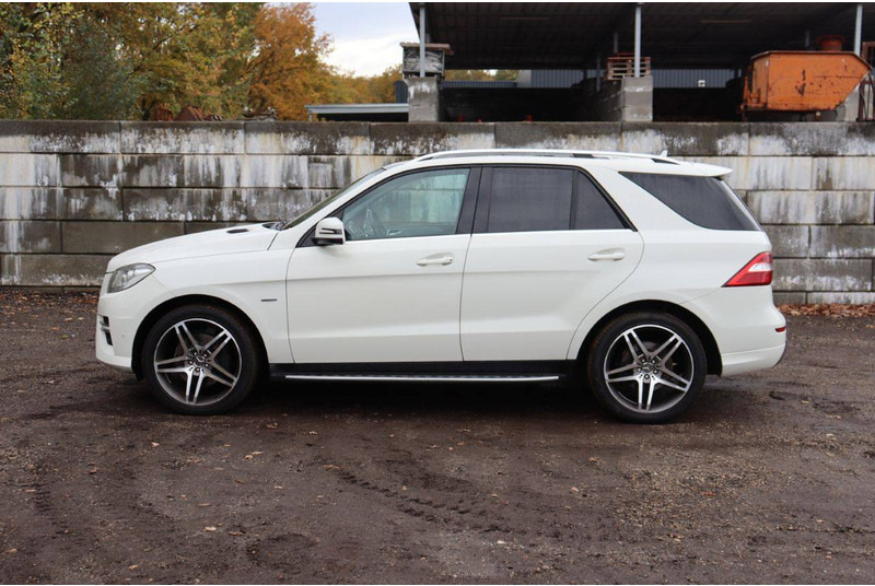 Mercedes-Benz ML350 - Limuzina: slika Mercedes-Benz ML350 - Limuzina Mercedes-Benz ML350 - Limuzina: slika Mercedes-Benz ML350 - Limuzina
