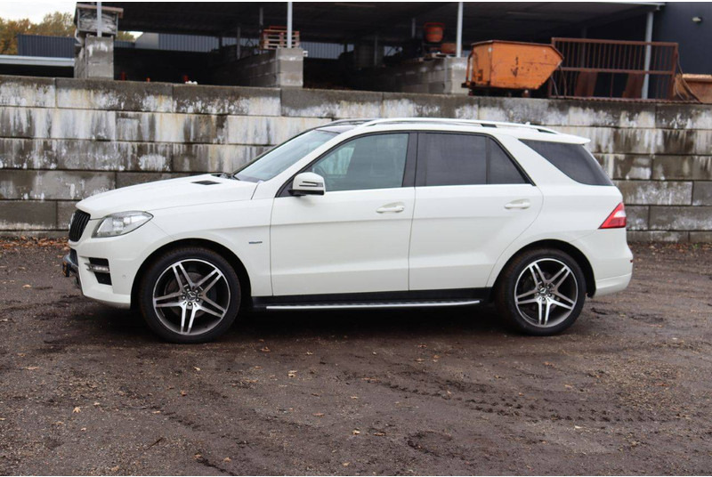 Mercedes-Benz ML350 - Limuzina: slika Mercedes-Benz ML350 - Limuzina Mercedes-Benz ML350 - Limuzina: slika Mercedes-Benz ML350 - Limuzina