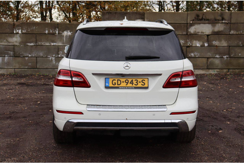 Mercedes-Benz ML350 - Limuzina: slika Mercedes-Benz ML350 - Limuzina Mercedes-Benz ML350 - Limuzina: slika Mercedes-Benz ML350 - Limuzina