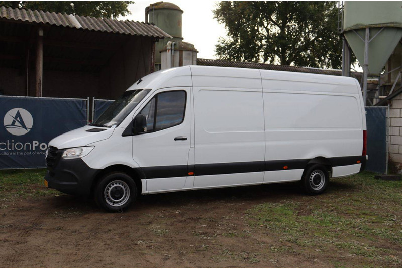 Mercedes-Benz Sprinter - Furgon: slika Mercedes-Benz Sprinter - Furgon Mercedes-Benz Sprinter - Furgon: slika Mercedes-Benz Sprinter - Furgon