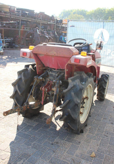 Mitsubishi MT165 - Traktor: slika Mitsubishi MT165 - Traktor Mitsubishi MT165 - Traktor: slika Mitsubishi MT165 - Traktor