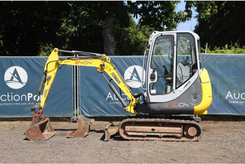 Neuson 2404RD - Mini bager: slika Neuson 2404RD - Mini bager Neuson 2404RD - Mini bager: slika Neuson 2404RD - Mini bager