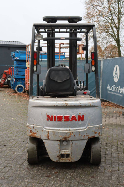 Nissan 1Q2L25Q - Električni viličar: slika Nissan 1Q2L25Q - Električni viličar Nissan 1Q2L25Q - Električni viličar: slika Nissan 1Q2L25Q - Električni viličar