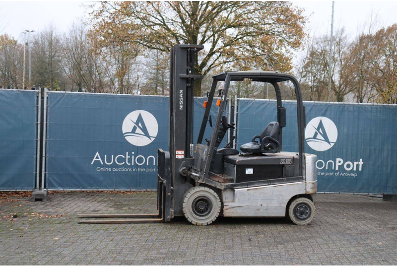 Nissan 1Q2L25Q - Električni viličar: slika Nissan 1Q2L25Q - Električni viličar Nissan 1Q2L25Q - Električni viličar: slika Nissan 1Q2L25Q - Električni viličar