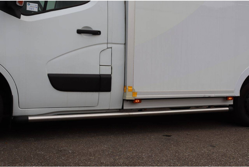 Dostavno vozilo hladnjača Nissan NV400: slika Dostavno vozilo hladnjača Nissan NV400 Dostavno vozilo hladnjača Nissan NV400: slika Dostavno vozilo hladnjača Nissan NV400