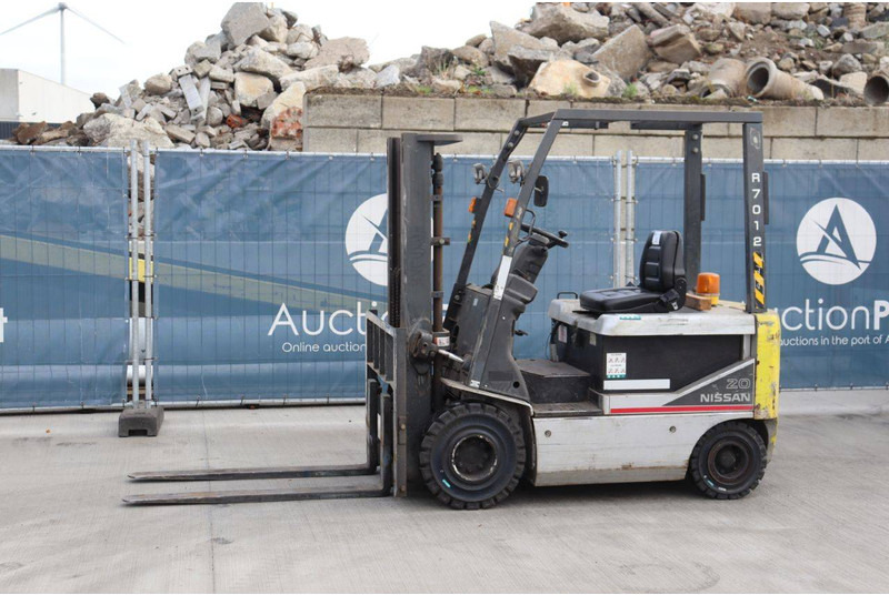 Nissan P1B2 - Električni viličar: slika Nissan P1B2 - Električni viličar Nissan P1B2 - Električni viličar: slika Nissan P1B2 - Električni viličar