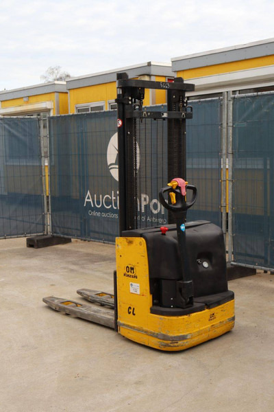 OM Carrelli CL 10.50 - Slagač stoga: slika OM Carrelli CL 10.50 - Slagač stoga OM Carrelli CL 10.50 - Slagač stoga: slika OM Carrelli CL 10.50 - Slagač stoga