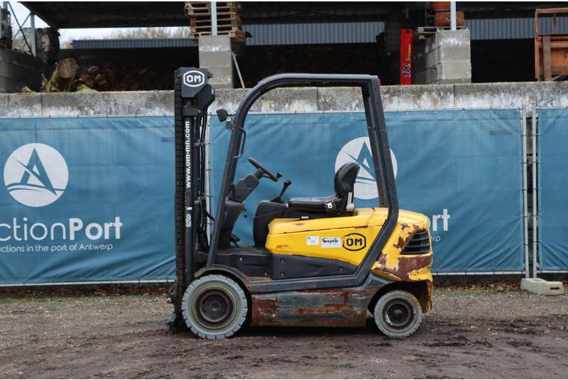 OM Carrelli XE 25 - Električni viličar: slika OM Carrelli XE 25 - Električni viličar OM Carrelli XE 25 - Električni viličar: slika OM Carrelli XE 25 - Električni viličar