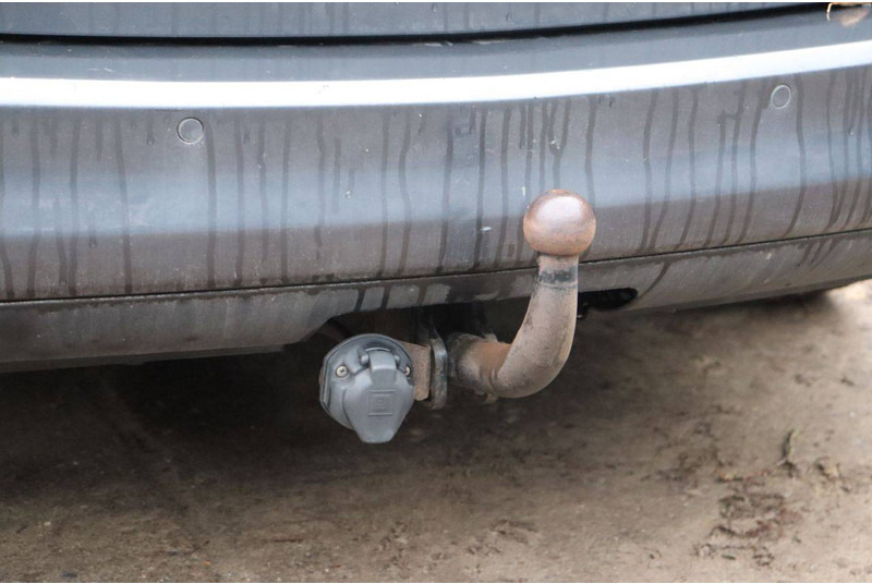 Automobil Opel Astra Sports Tourer: slika Automobil Opel Astra Sports Tourer