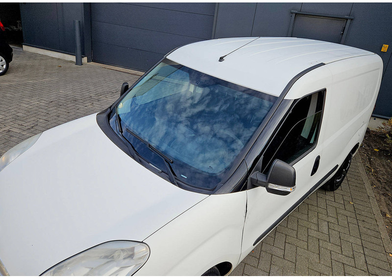 Opel Combo 1.3 CDTI - Furgon: slika Opel Combo 1.3 CDTI - Furgon Opel Combo 1.3 CDTI - Furgon: slika Opel Combo 1.3 CDTI - Furgon