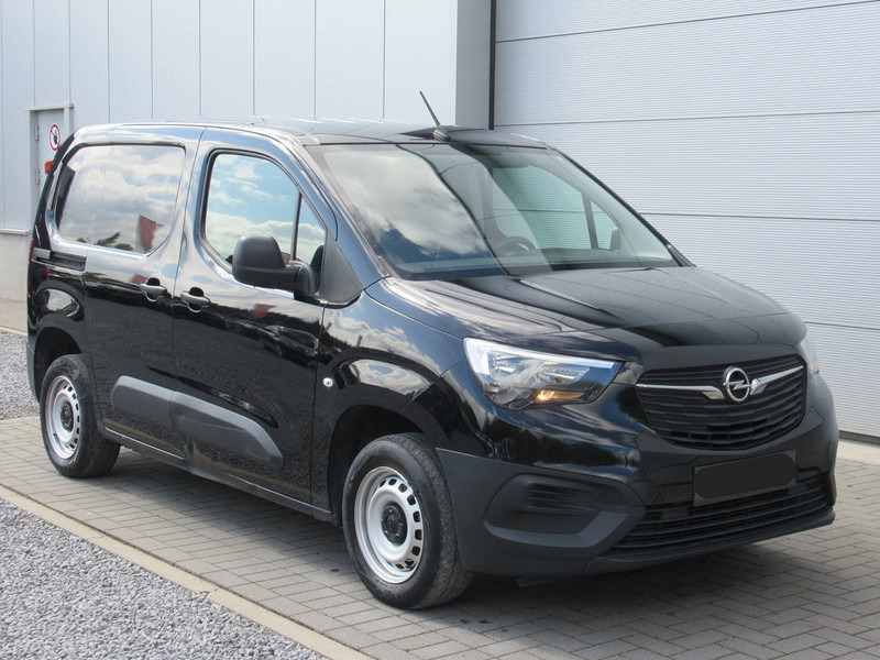 Opel Combo 1.5 D - Furgon: slika Opel Combo 1.5 D - Furgon Opel Combo 1.5 D - Furgon: slika Opel Combo 1.5 D - Furgon