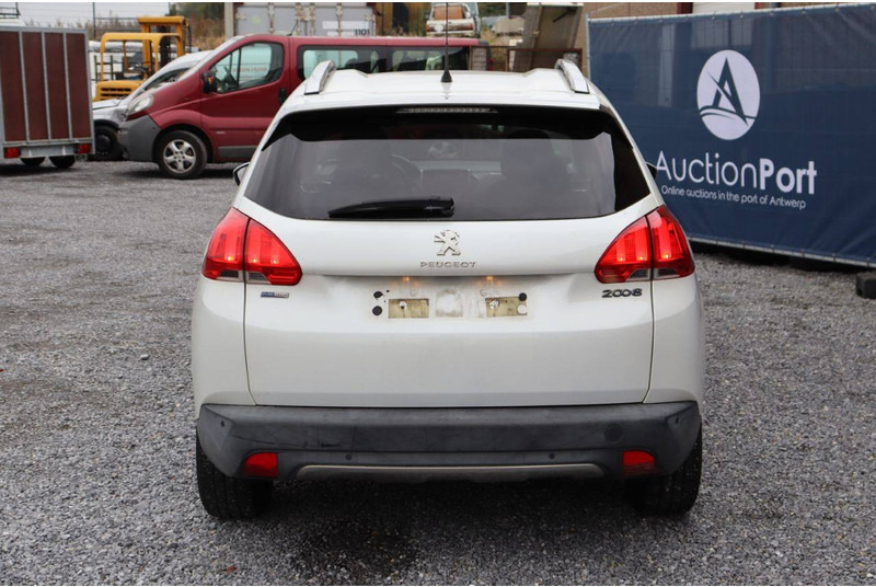 Peugeot 2008 - Limuzina: slika Peugeot 2008 - Limuzina Peugeot 2008 - Limuzina: slika Peugeot 2008 - Limuzina