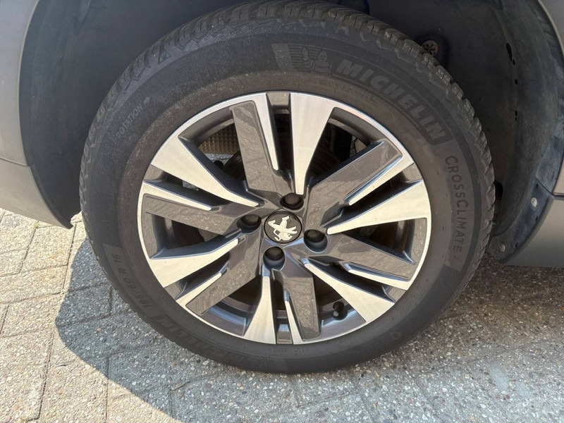 SUV Peugeot 2008 SUV: slika SUV Peugeot 2008 SUV SUV Peugeot 2008 SUV: slika SUV Peugeot 2008 SUV