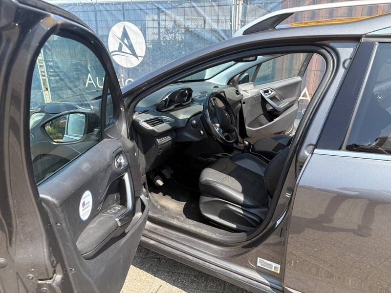 SUV Peugeot 2008 SUV: slika SUV Peugeot 2008 SUV SUV Peugeot 2008 SUV: slika SUV Peugeot 2008 SUV