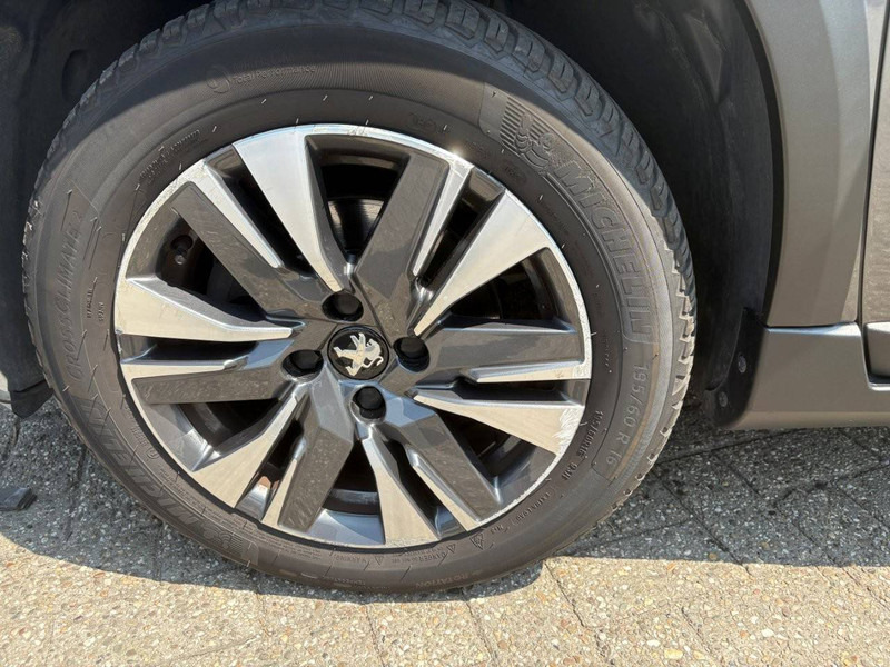 SUV Peugeot 2008 SUV: slika SUV Peugeot 2008 SUV SUV Peugeot 2008 SUV: slika SUV Peugeot 2008 SUV