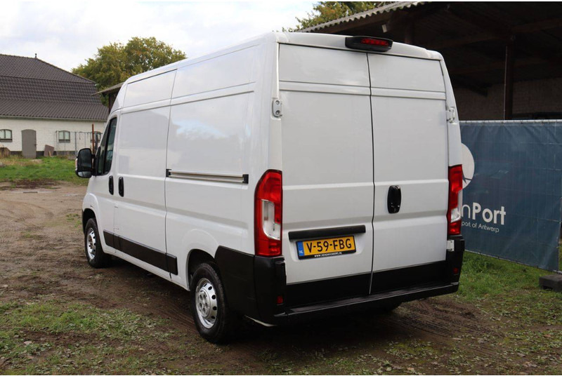 Peugeot Boxer - Furgon: slika Peugeot Boxer - Furgon Peugeot Boxer - Furgon: slika Peugeot Boxer - Furgon