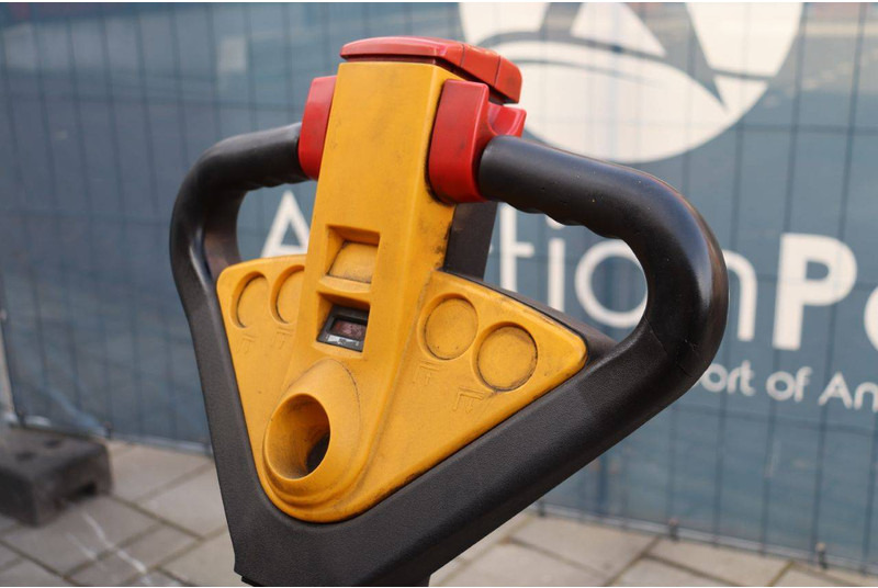 Slagač stoga Pramac GX12-29: slika Slagač stoga Pramac GX12-29 Slagač stoga Pramac GX12-29: slika Slagač stoga Pramac GX12-29