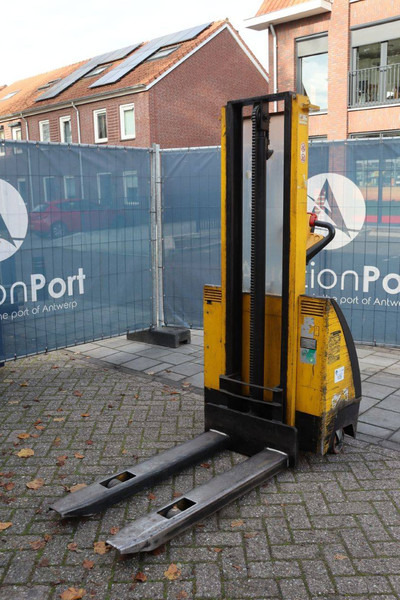 Slagač stoga Pramac GX12-29: slika Slagač stoga Pramac GX12-29 Slagač stoga Pramac GX12-29: slika Slagač stoga Pramac GX12-29