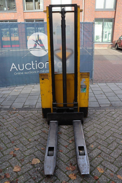 Slagač stoga Pramac GX12-29: slika Slagač stoga Pramac GX12-29 Slagač stoga Pramac GX12-29: slika Slagač stoga Pramac GX12-29