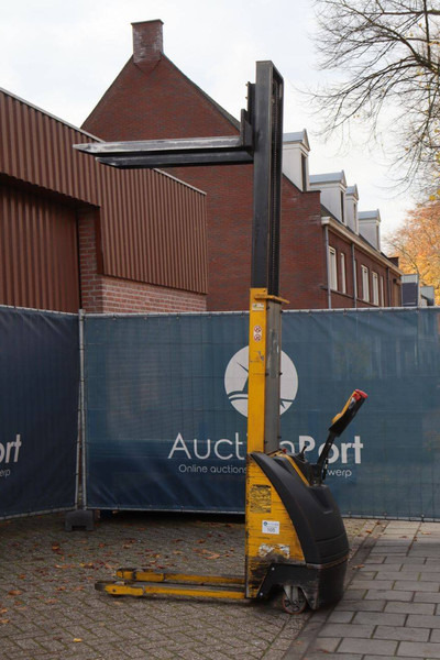 Slagač stoga Pramac GX12-29: slika Slagač stoga Pramac GX12-29 Slagač stoga Pramac GX12-29: slika Slagač stoga Pramac GX12-29