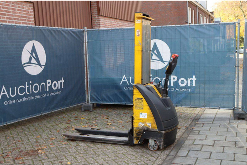 Pramac GX12-29 - Slagač stoga: slika Pramac GX12-29 - Slagač stoga Pramac GX12-29 - Slagač stoga: slika Pramac GX12-29 - Slagač stoga