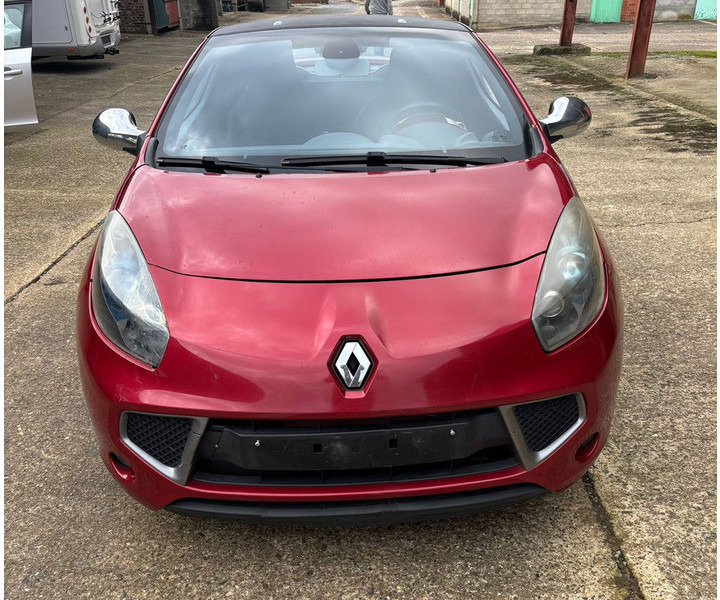 Renault Wind TCe - Limuzina: slika Renault Wind TCe - Limuzina Renault Wind TCe - Limuzina: slika Renault Wind TCe - Limuzina