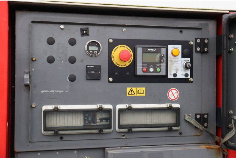 Generatorski set SDMO R165: slika Generatorski set SDMO R165 Generatorski set SDMO R165: slika Generatorski set SDMO R165