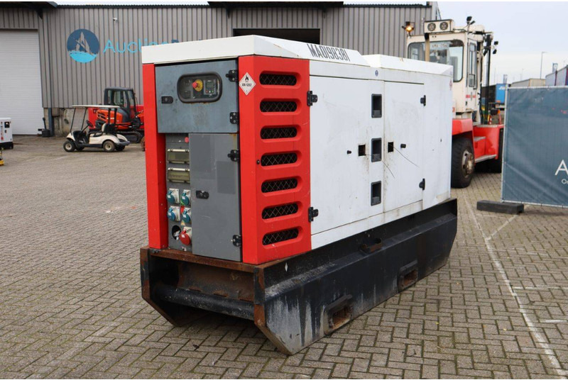 Generatorski set SDMO R165: slika Generatorski set SDMO R165 Generatorski set SDMO R165: slika Generatorski set SDMO R165