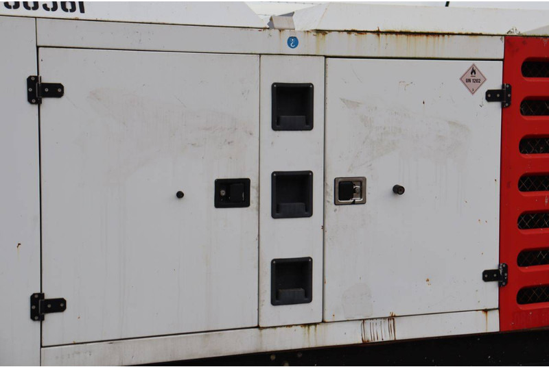 Generatorski set SDMO R165: slika Generatorski set SDMO R165 Generatorski set SDMO R165: slika Generatorski set SDMO R165