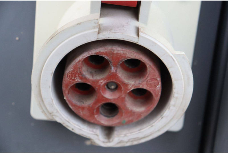 Generatorski set SDMO R165: slika Generatorski set SDMO R165 Generatorski set SDMO R165: slika Generatorski set SDMO R165