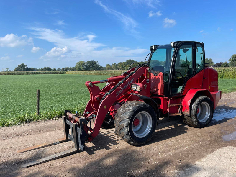 Schäffer 5370 - Utovarivač na kotačima: slika Schäffer 5370 - Utovarivač na kotačima Schäffer 5370 - Utovarivač na kotačima: slika Schäffer 5370 - Utovarivač na kotačima