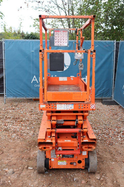 Skyjack SJ3219 - Škarasta podizna platforma: slika Skyjack SJ3219 - Škarasta podizna platforma Skyjack SJ3219 - Škarasta podizna platforma: slika Skyjack SJ3219 - Škarasta podizna platforma