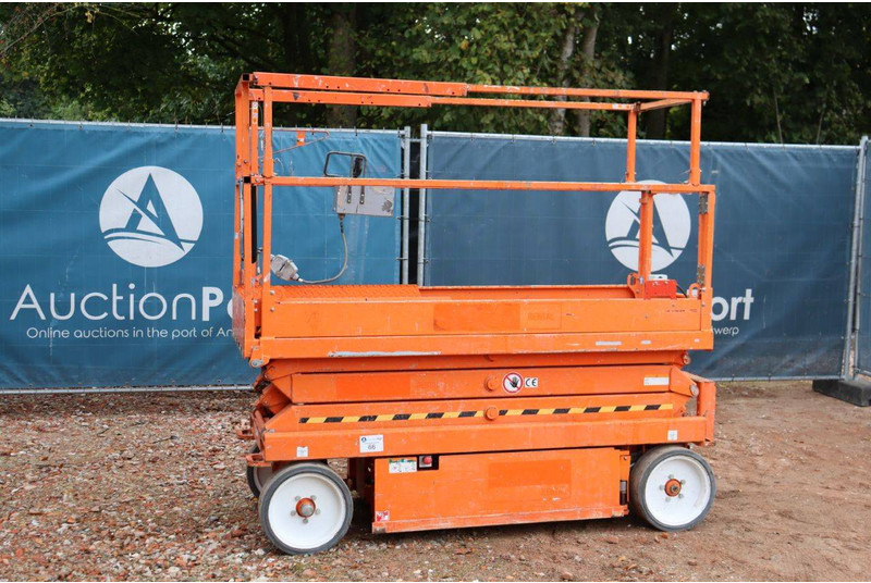 Skyjack SJ3220 - Škarasta podizna platforma: slika Skyjack SJ3220 - Škarasta podizna platforma Skyjack SJ3220 - Škarasta podizna platforma: slika Skyjack SJ3220 - Škarasta podizna platforma